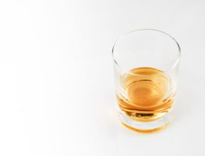 酒精导电吗